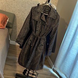 London Fog Trench Coat - Like New (Medium)